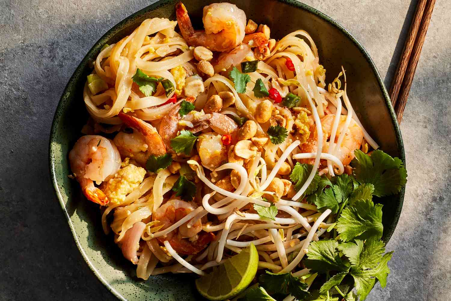 Pad Thai with Fresh Shrimp (2 servings) - ภาพที่ 1